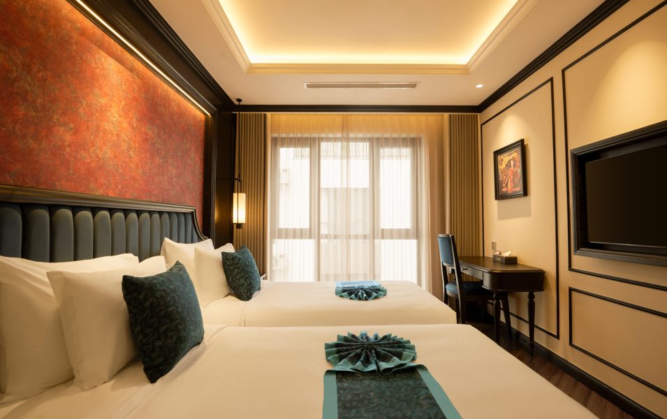 Home 27 Deluxe Twin Room 02