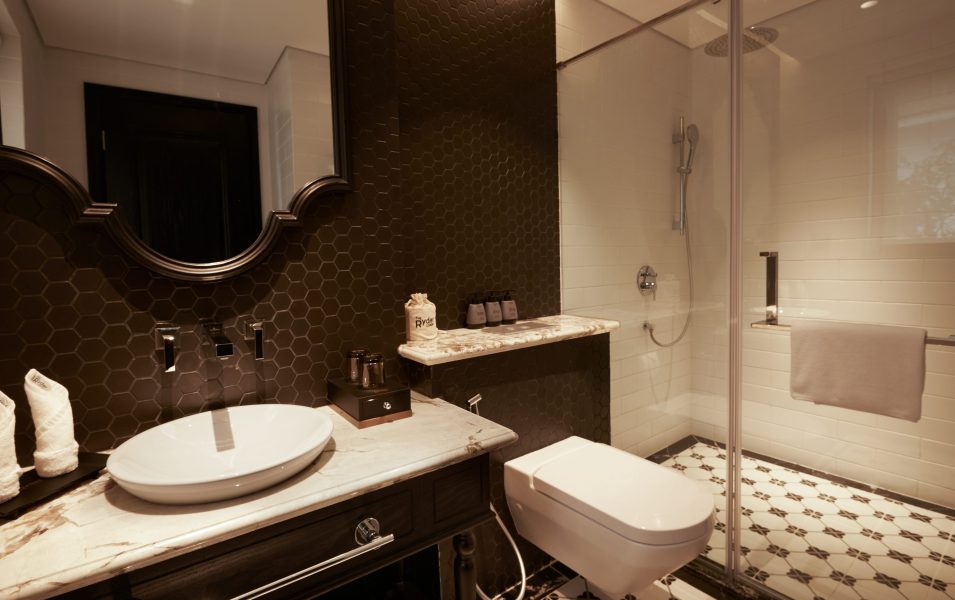 Home 38 Superior Double Room 07